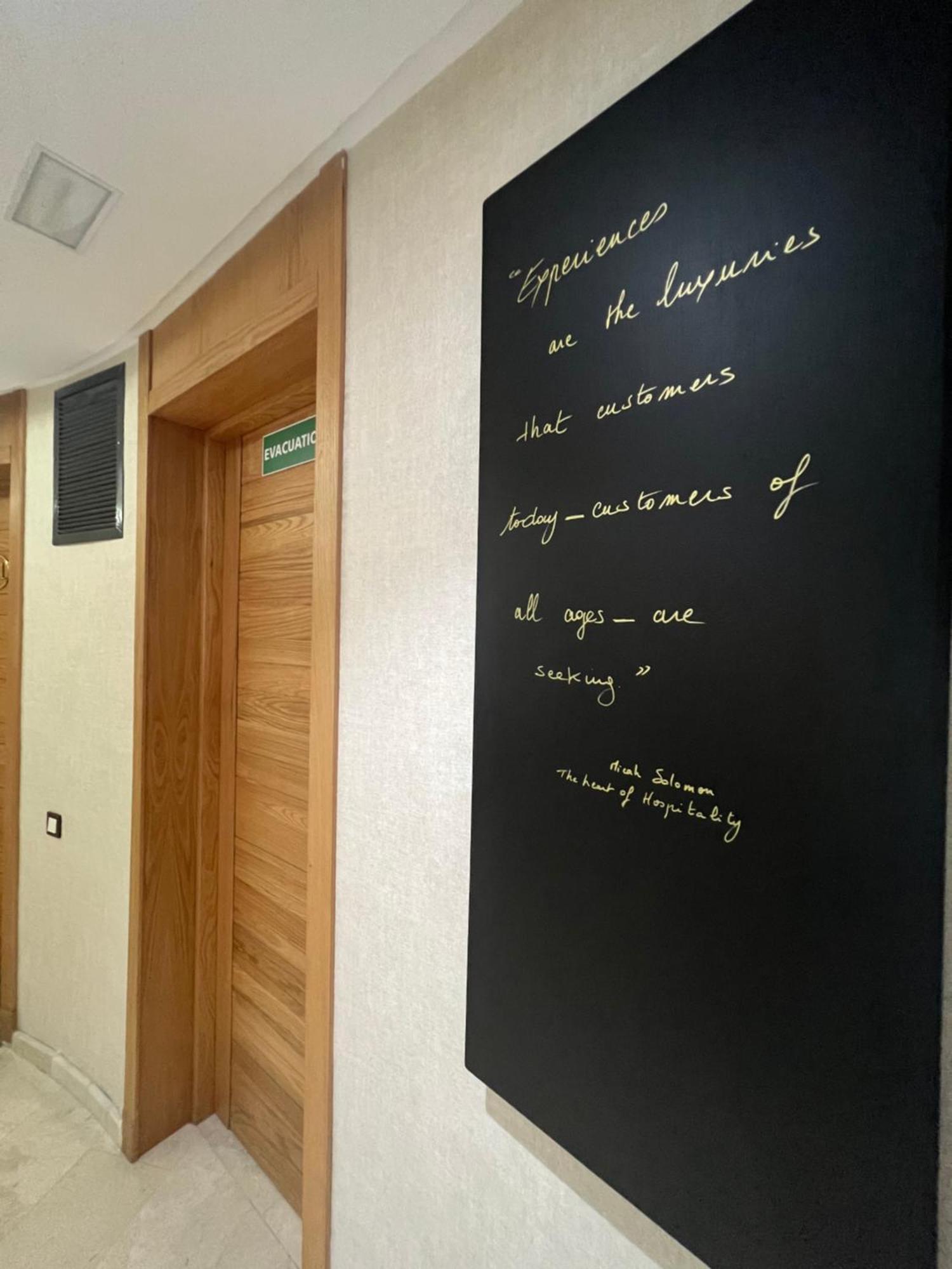 Zen Suites Hotel Massira Casablanca Exterior foto